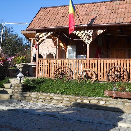 Pensiunea Roua Muntilor Sâmbăta de Sus Exterior foto