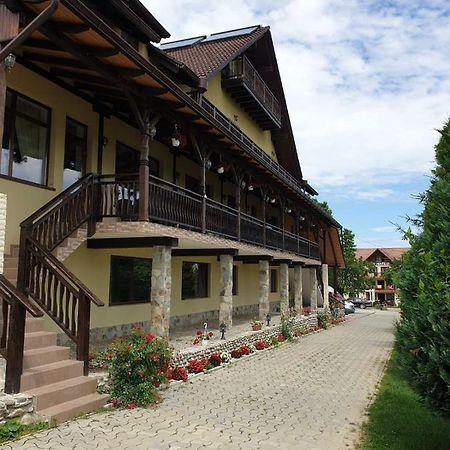 Pensiunea Roua Muntilor Sâmbăta de Sus Exterior foto