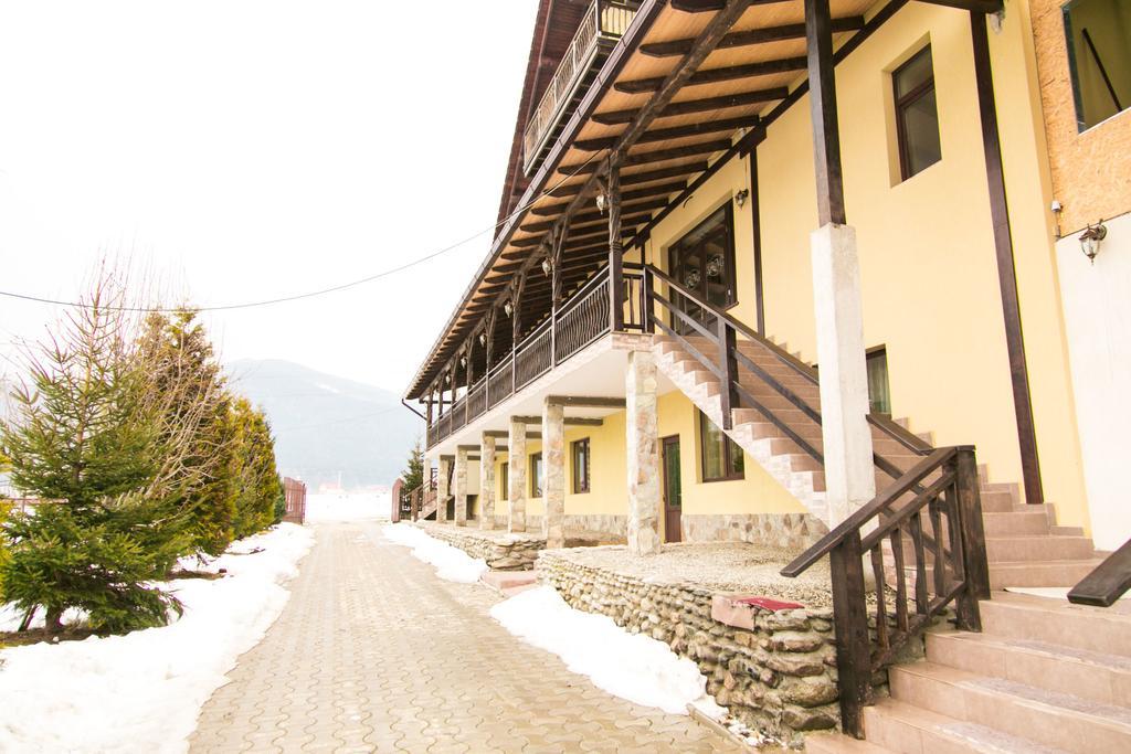 Pensiunea Roua Muntilor Sâmbăta de Sus Exterior foto